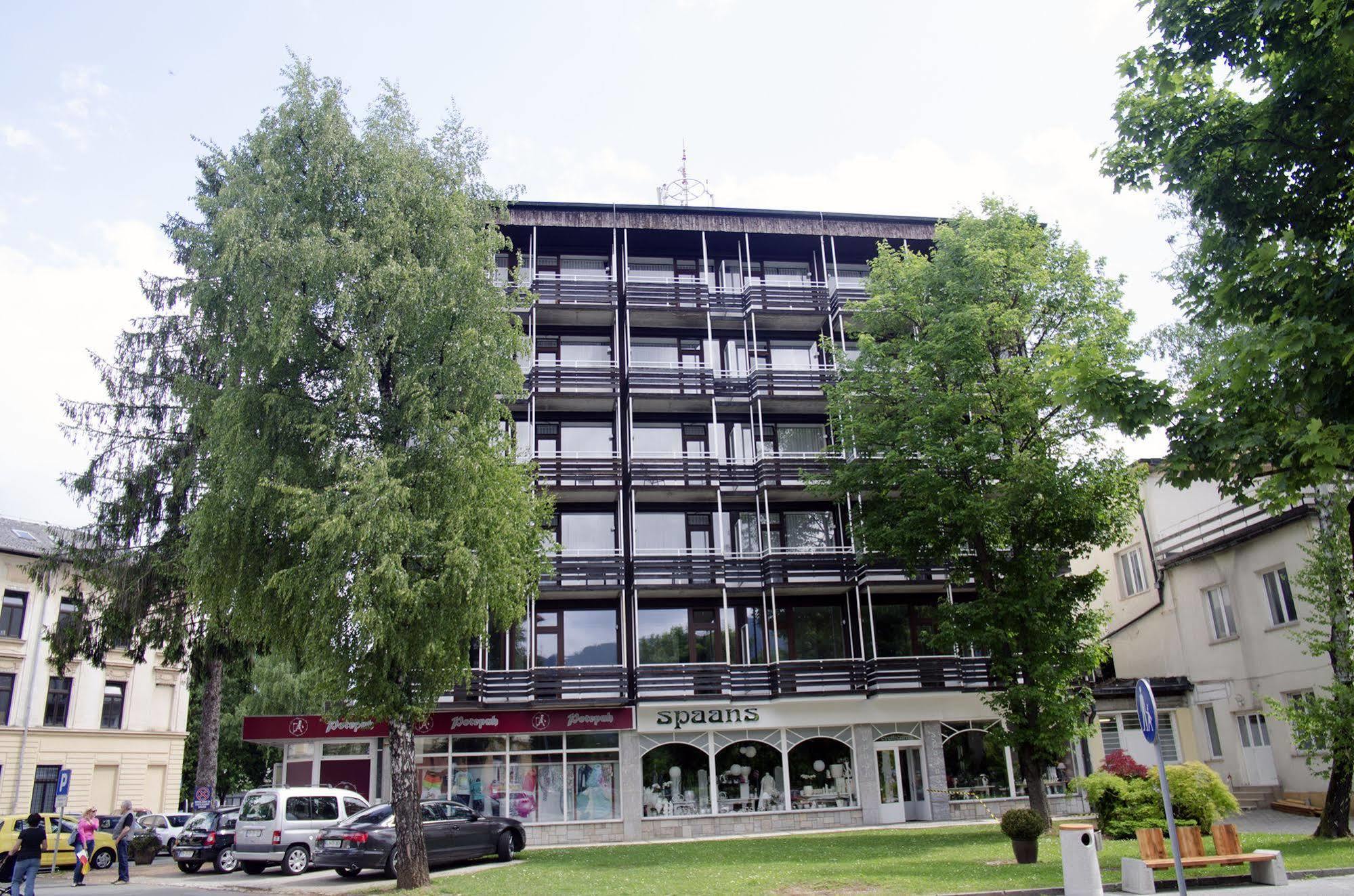 Grajski Dvor Radovljica Εξωτερικό φωτογραφία